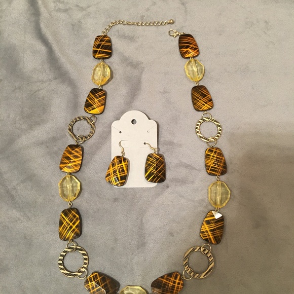 Necklace & Earring Set - Picture 5 of 7